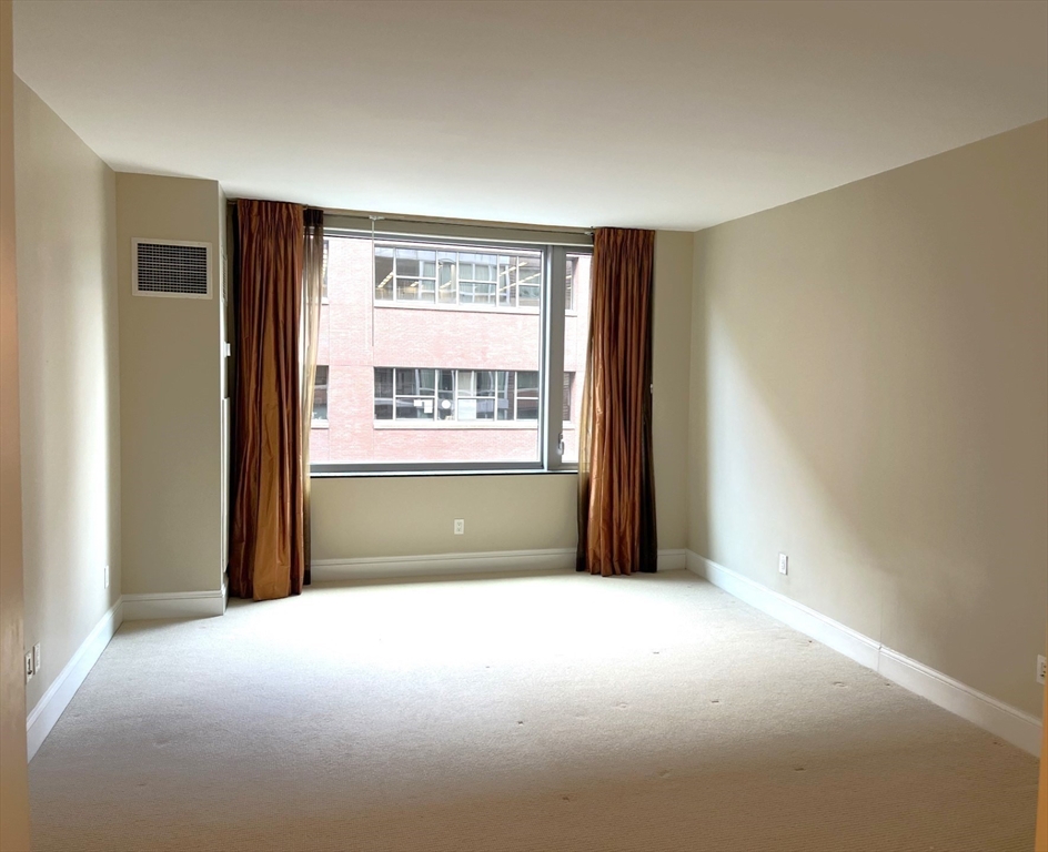 1 Charles St South # 603