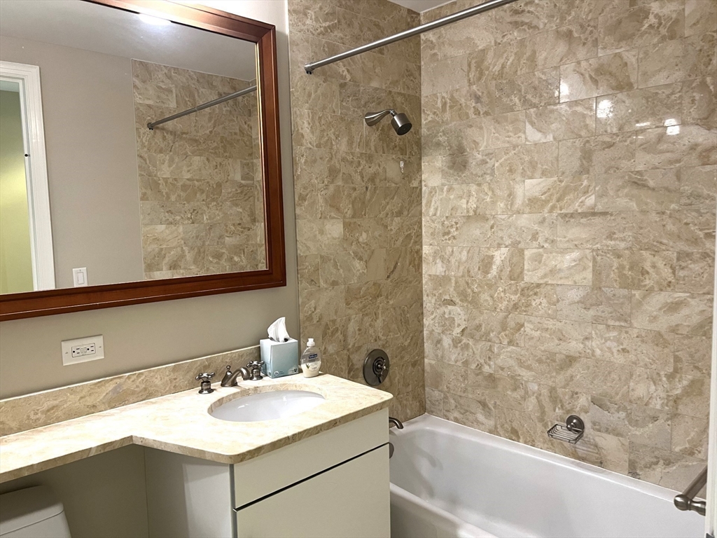 1 Charles St South # 603