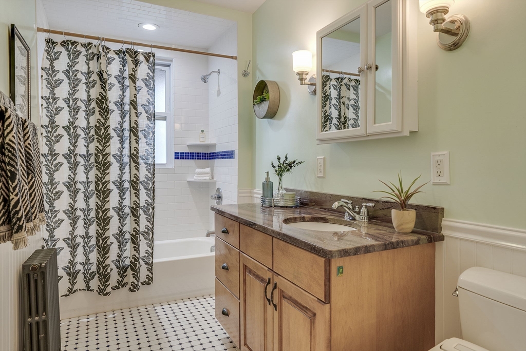 11 Trescott St # 2