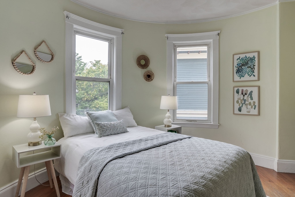 11 Trescott St # 2