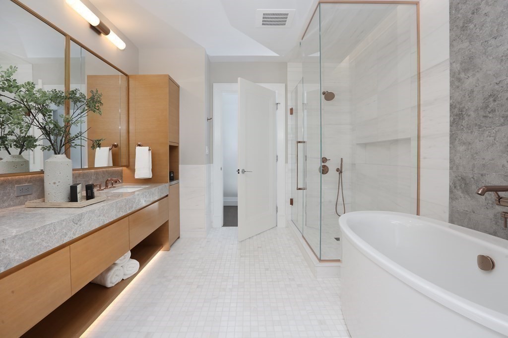 45 Temple St Unit: PH3