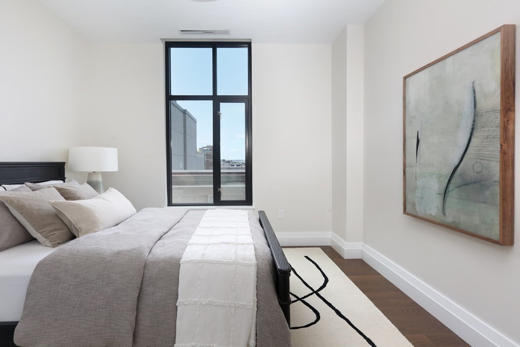 45 Temple St Unit: PH3