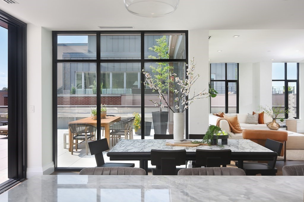 45 Temple St Unit: PH3