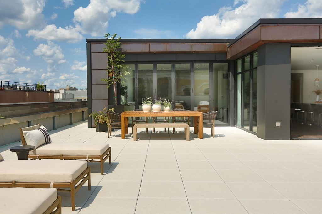 45 Temple St Unit: PH3