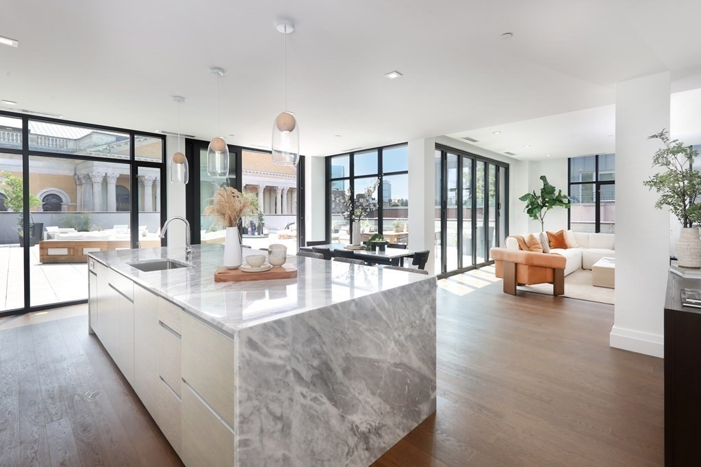 45 Temple St Unit: PH3
