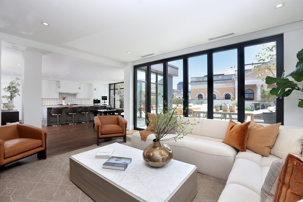 45 Temple St Unit: PH3