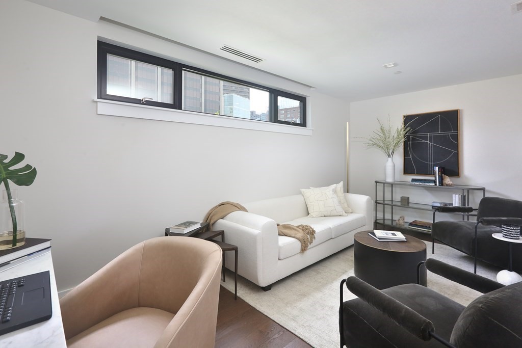 45 Temple St Unit: PH3