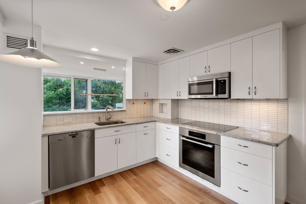 975 Memorial Drive # 609