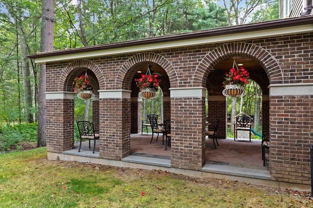35 Bridle Path