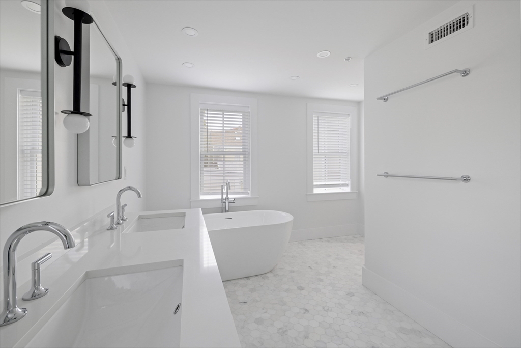 131 Spring St # 2 Unit: #2