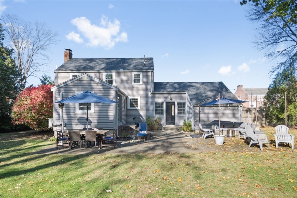 566 Pond St