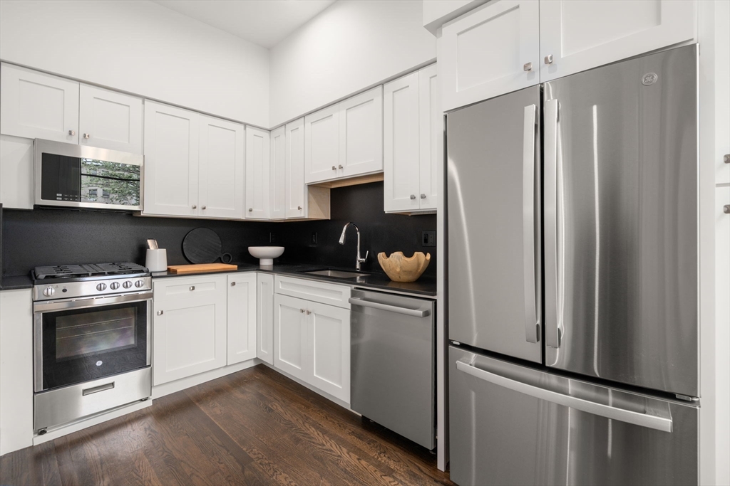 389 Commonwealth Avenue # 3
