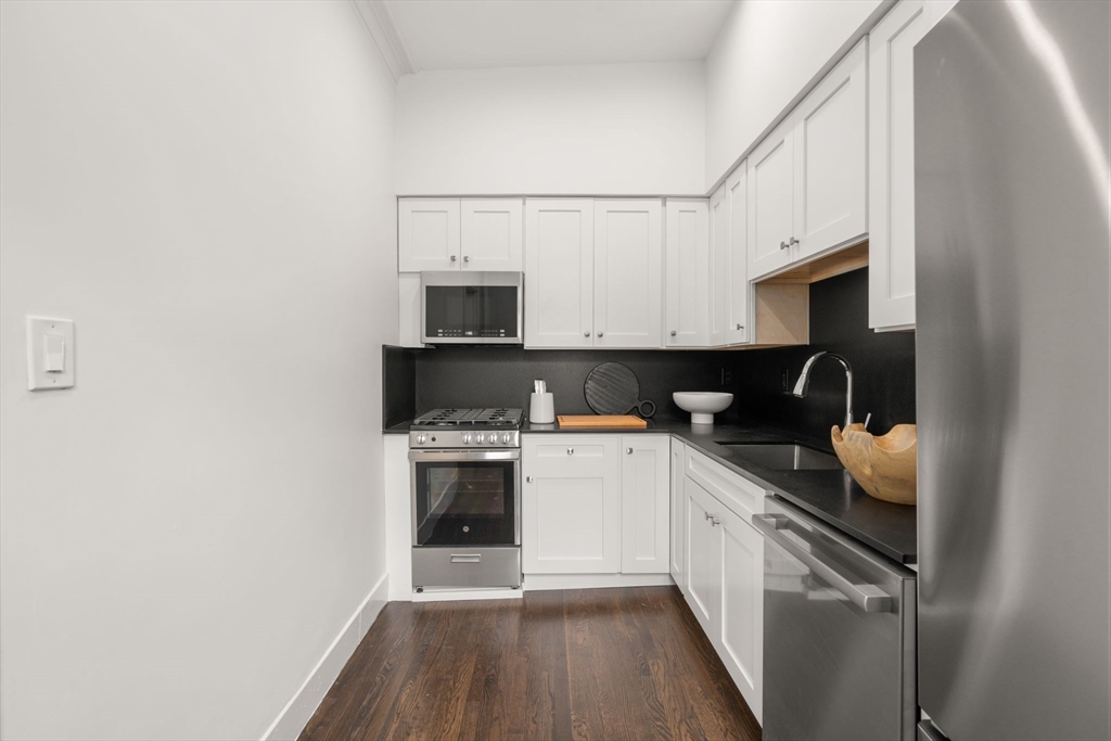 389 Commonwealth Avenue # 3