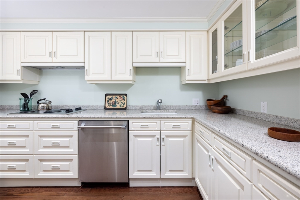 2 Commonwealth Ave # 11E