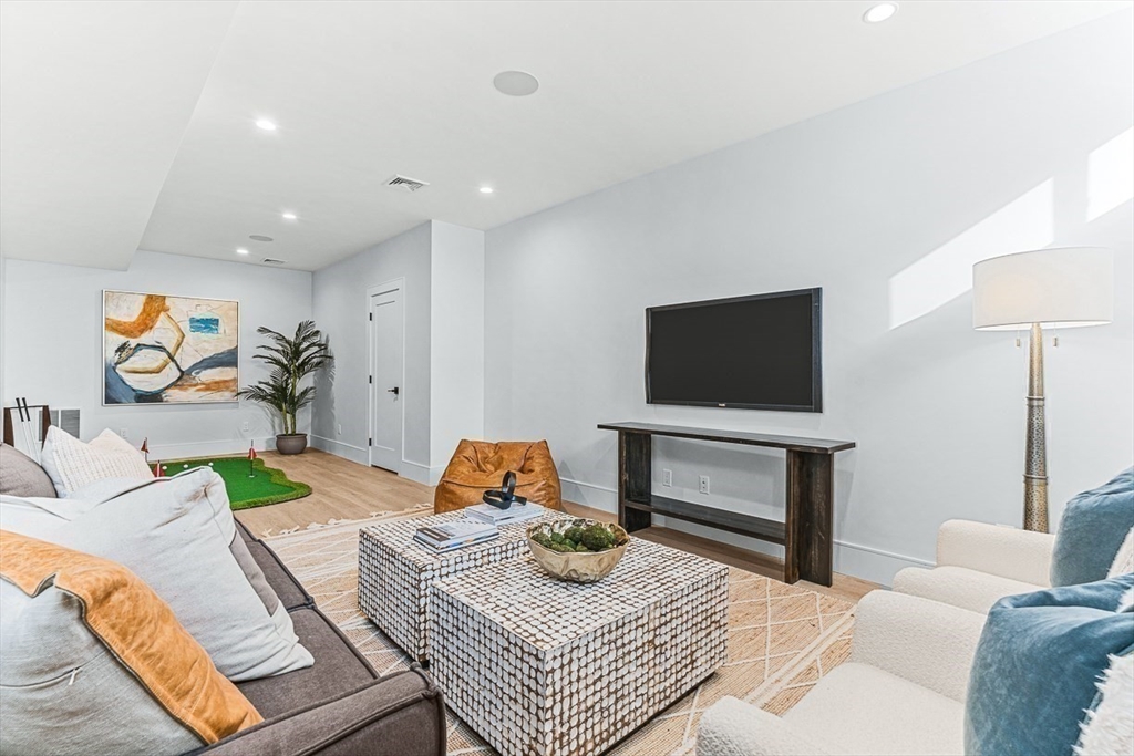 103 Lawton Rd