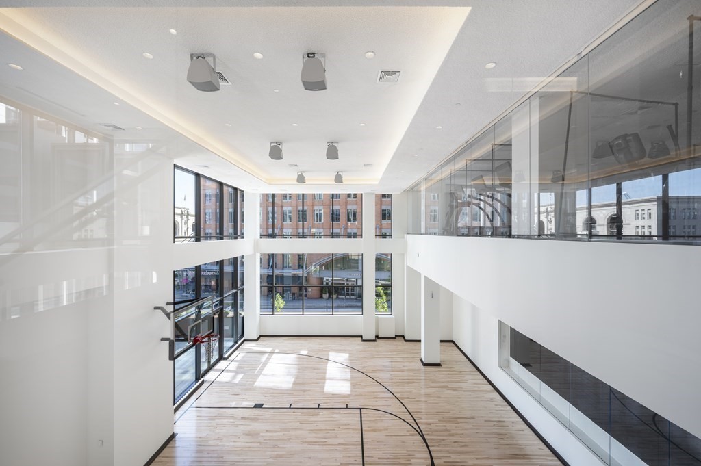 135 Seaport Blvd # 1516