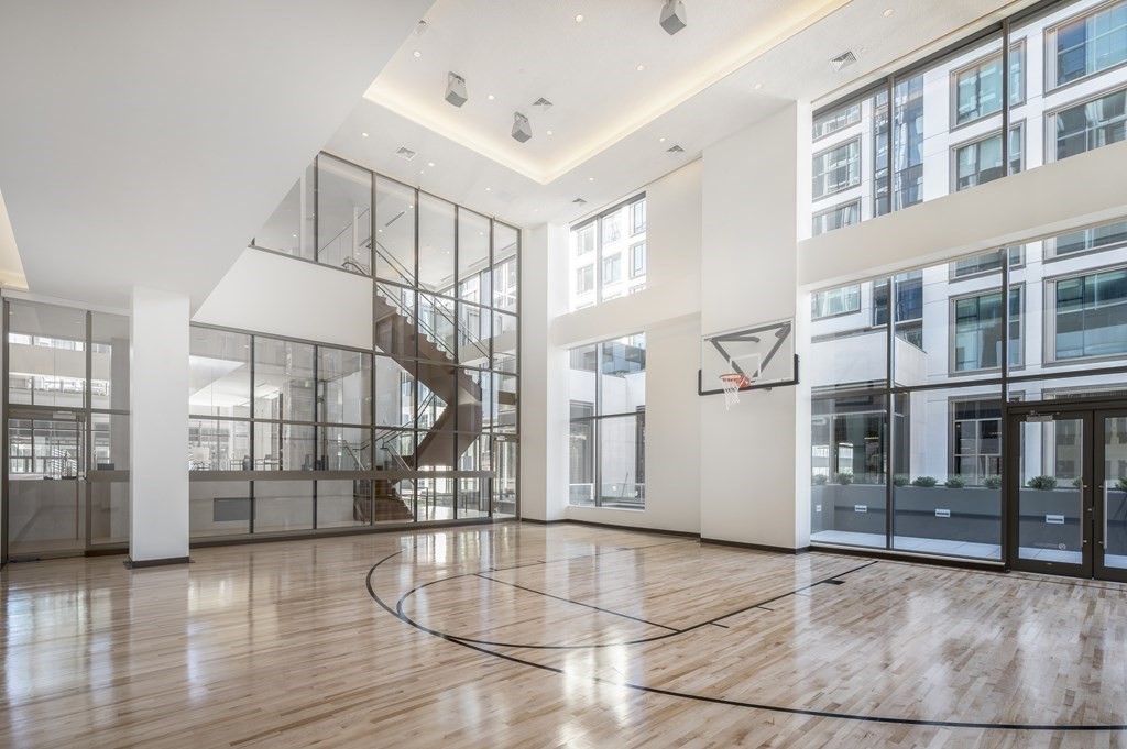 135 Seaport Blvd # 1516
