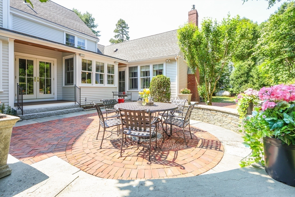 90 Forest Street