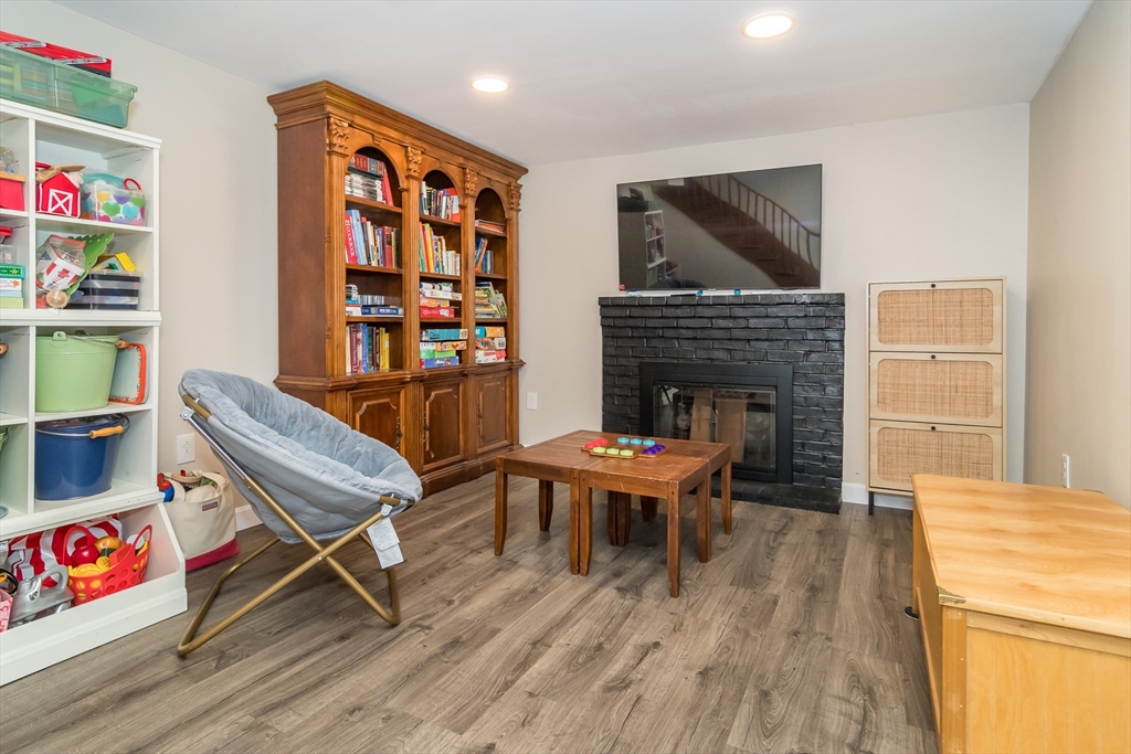 31B Oak St Unit: SF