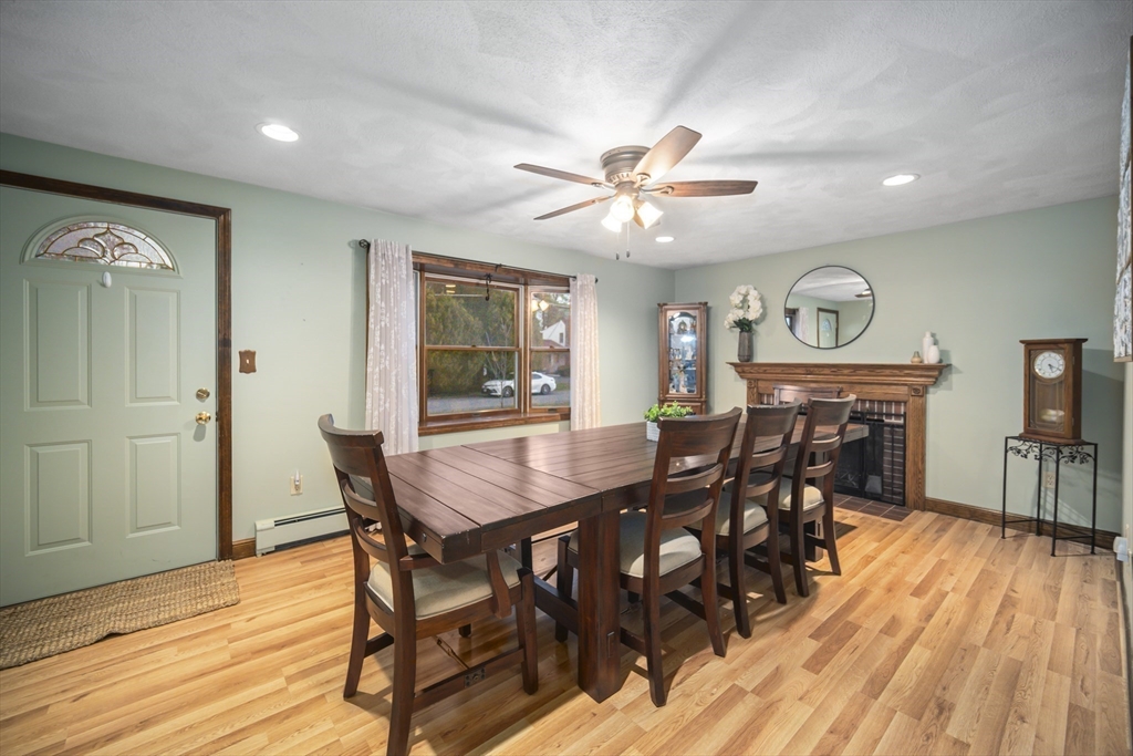 17 Wagonwheel Rd