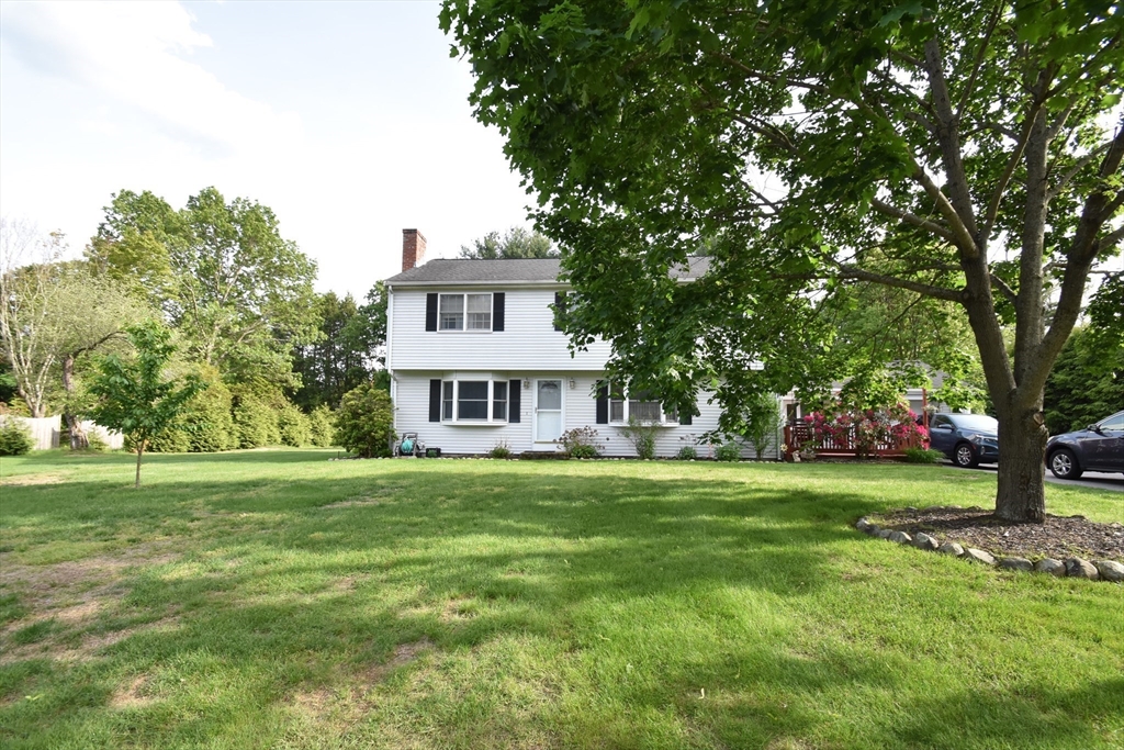 17 Wagonwheel Rd