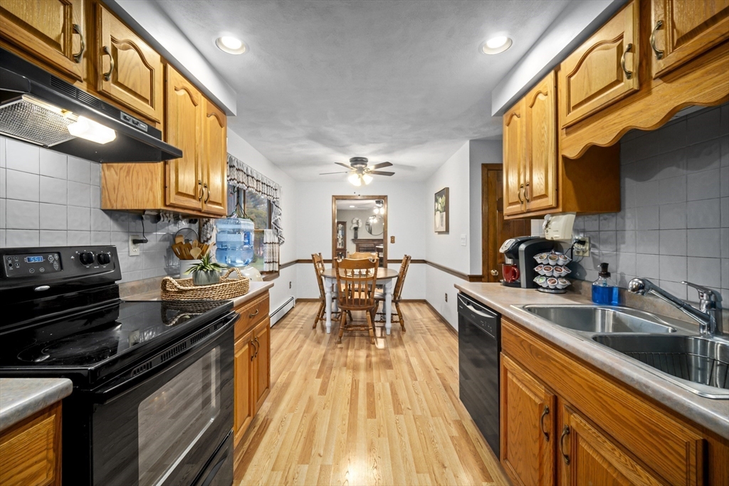 17 Wagonwheel Rd