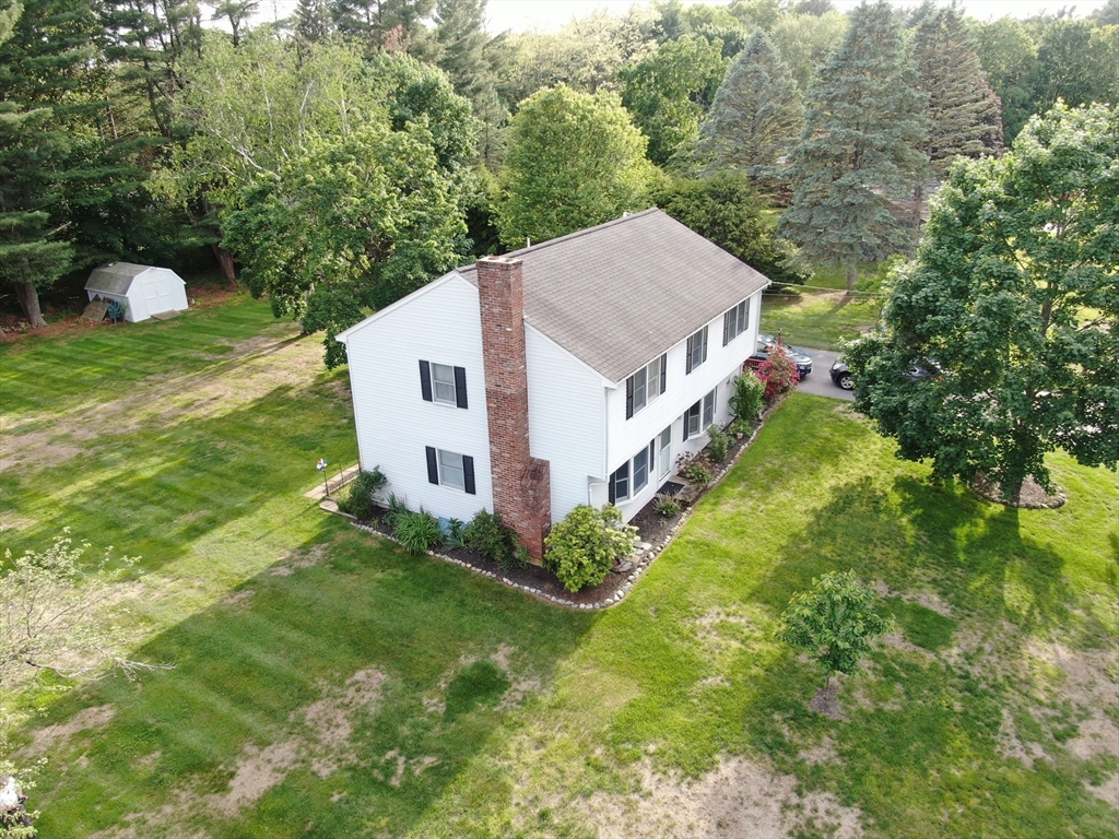 17 Wagonwheel Rd