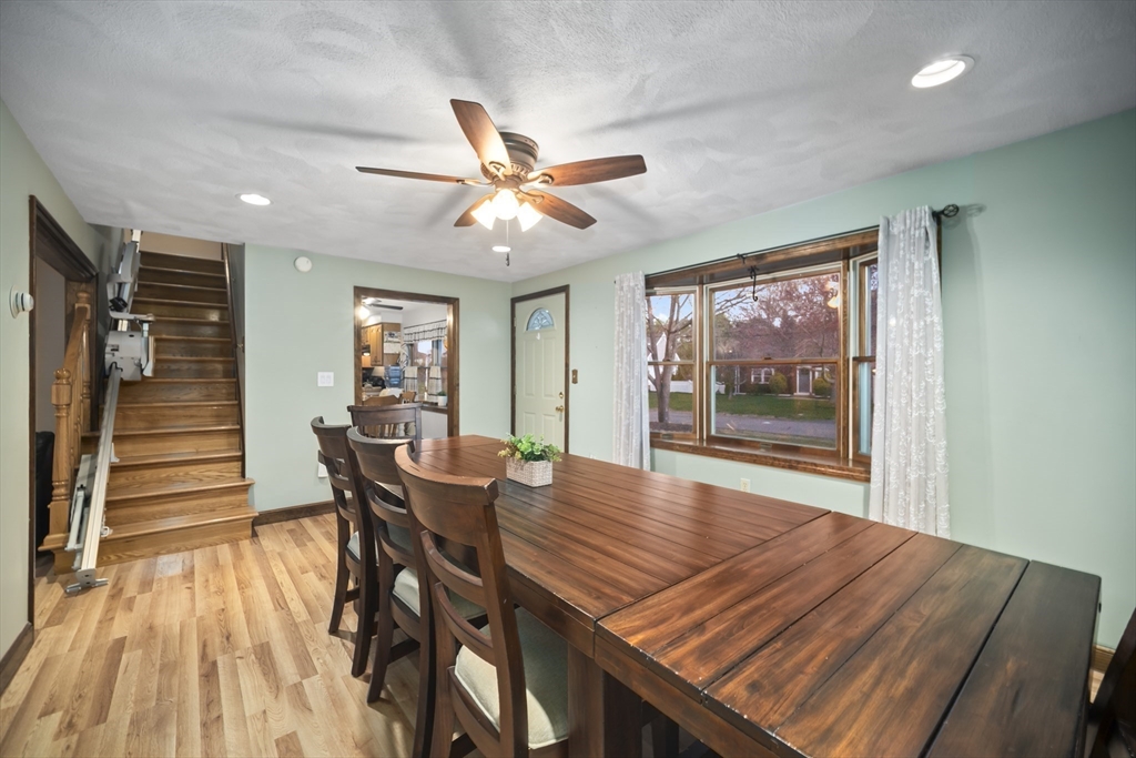 17 Wagonwheel Rd