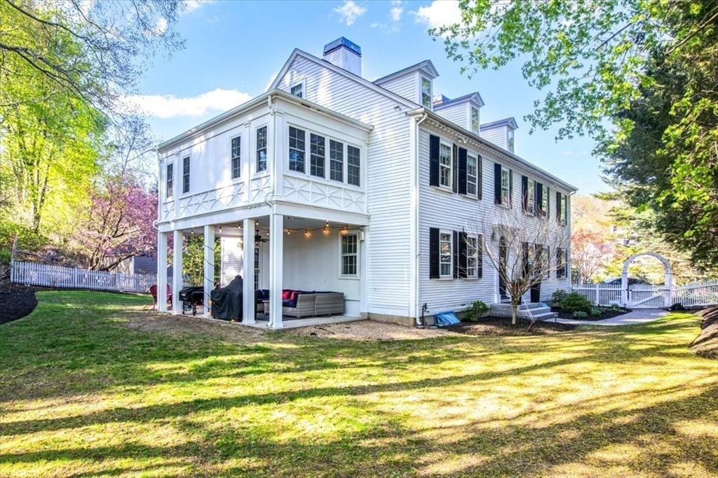 663 Main St