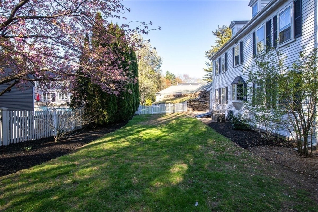 663 Main St