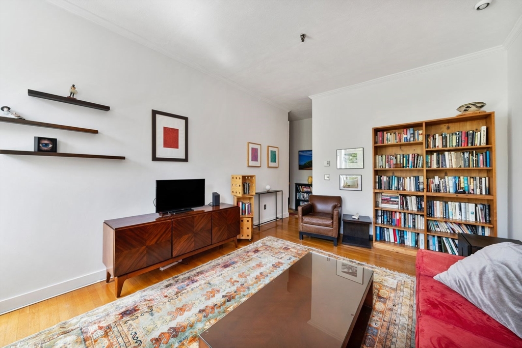 3 Appleton St # 202