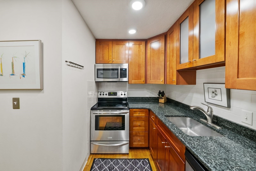 3 Appleton St # 202