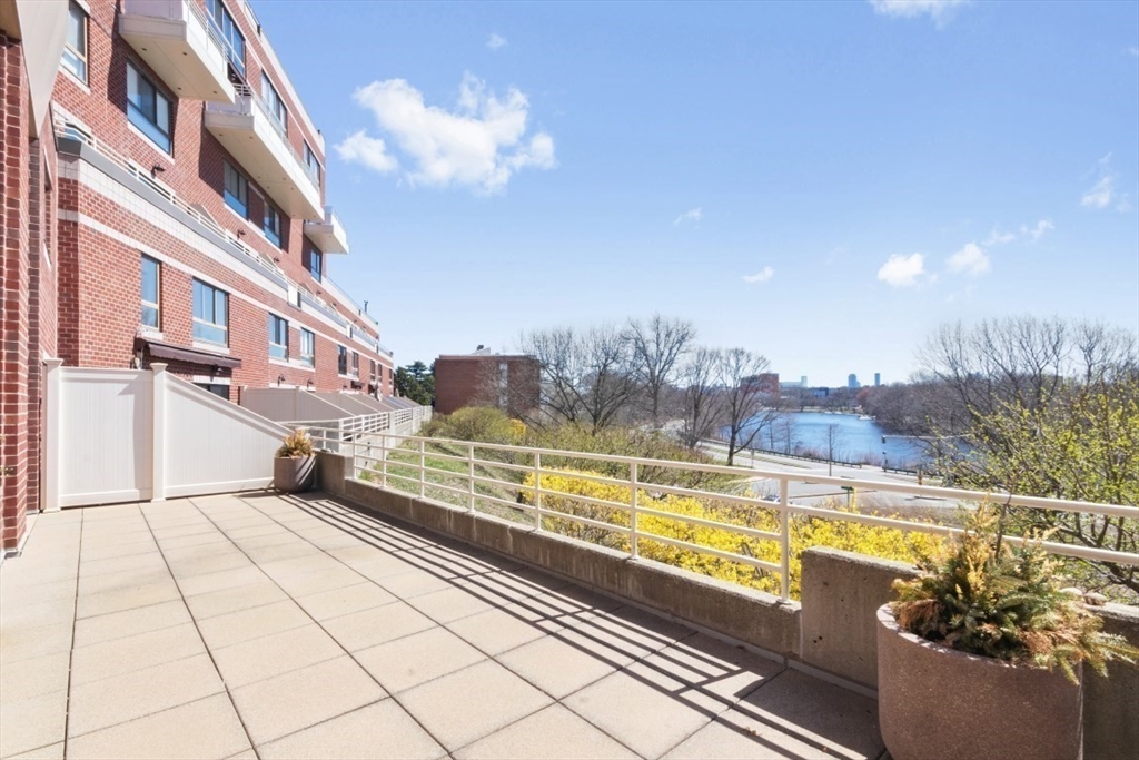 199 Coolidge Ave # 105