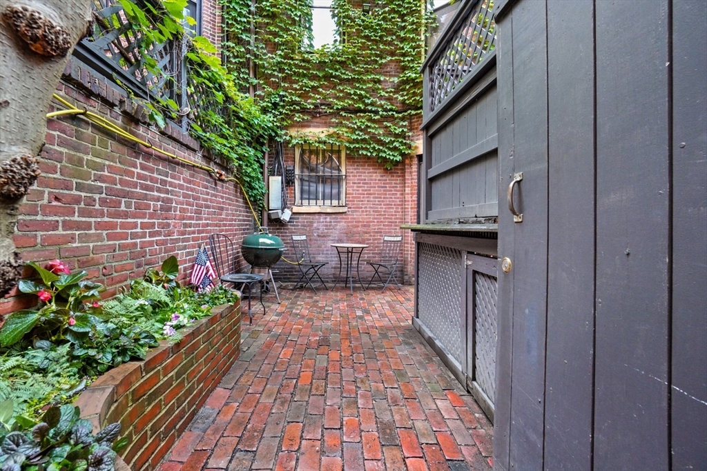 31 Hereford Street # A