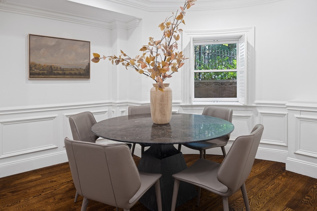 329 Commonwealth Ave Unit: One