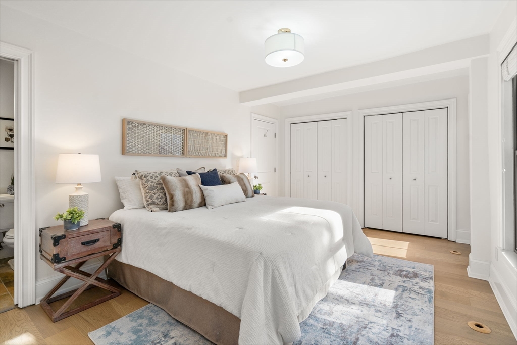8 Concord Sq # 1