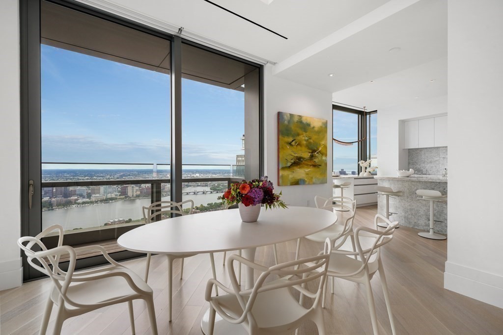 1 Dalton St Unit: 5801/5802