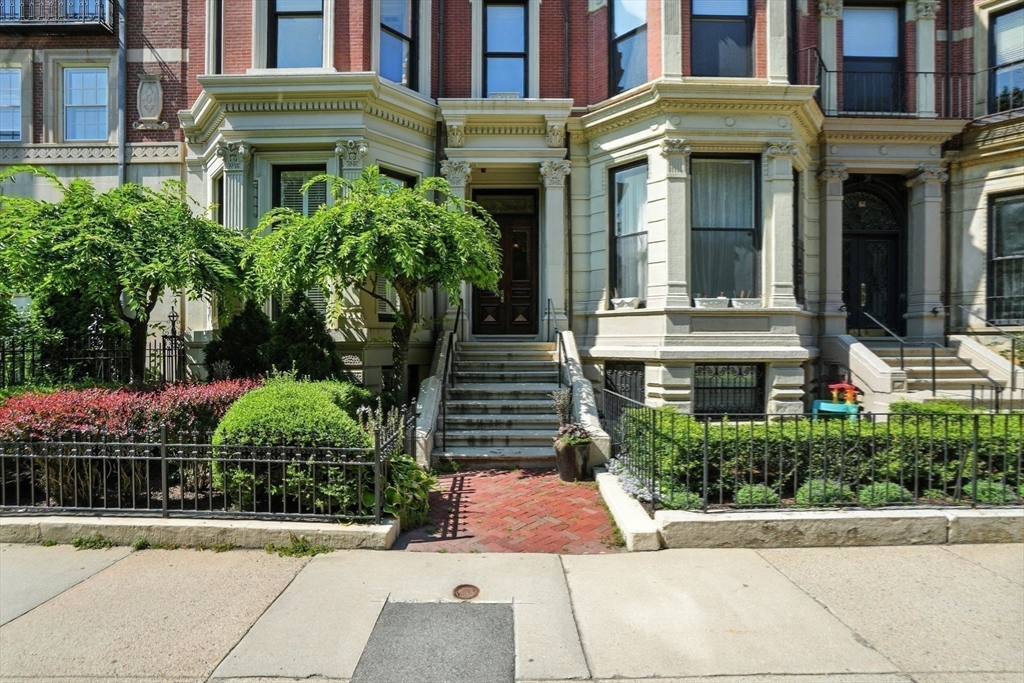 63 Commonwealth Ave # 3