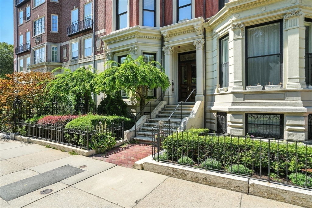 63 Commonwealth Ave # 3