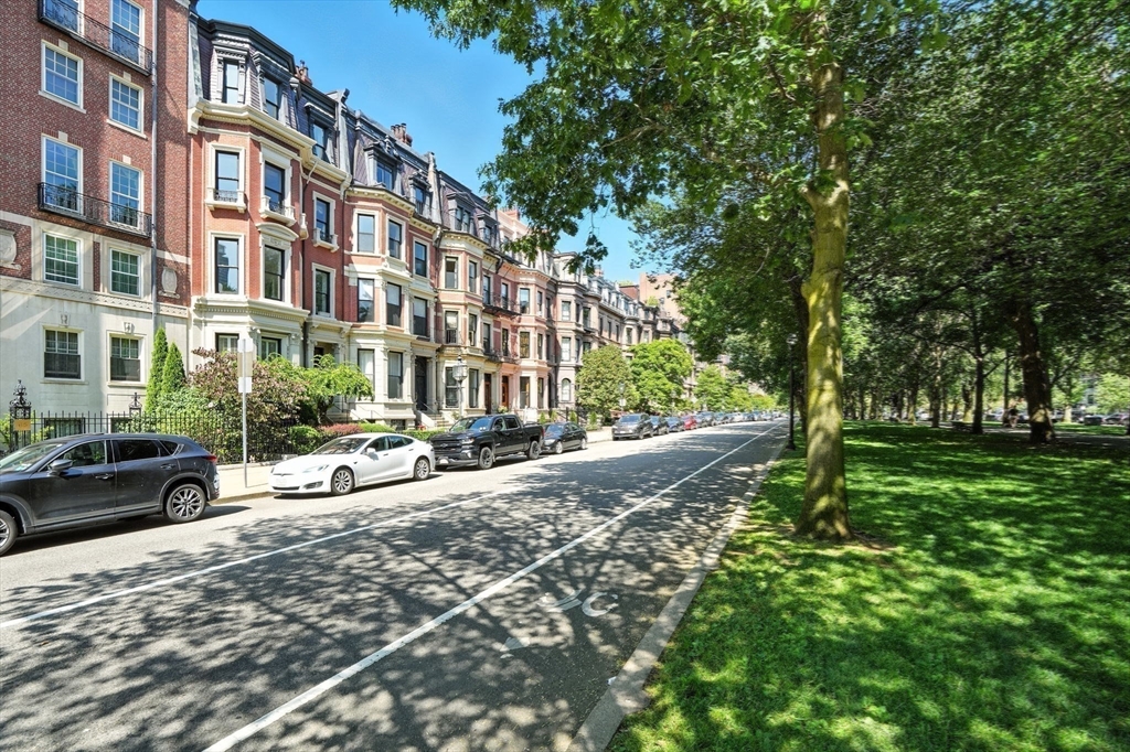 63 Commonwealth Ave # 3