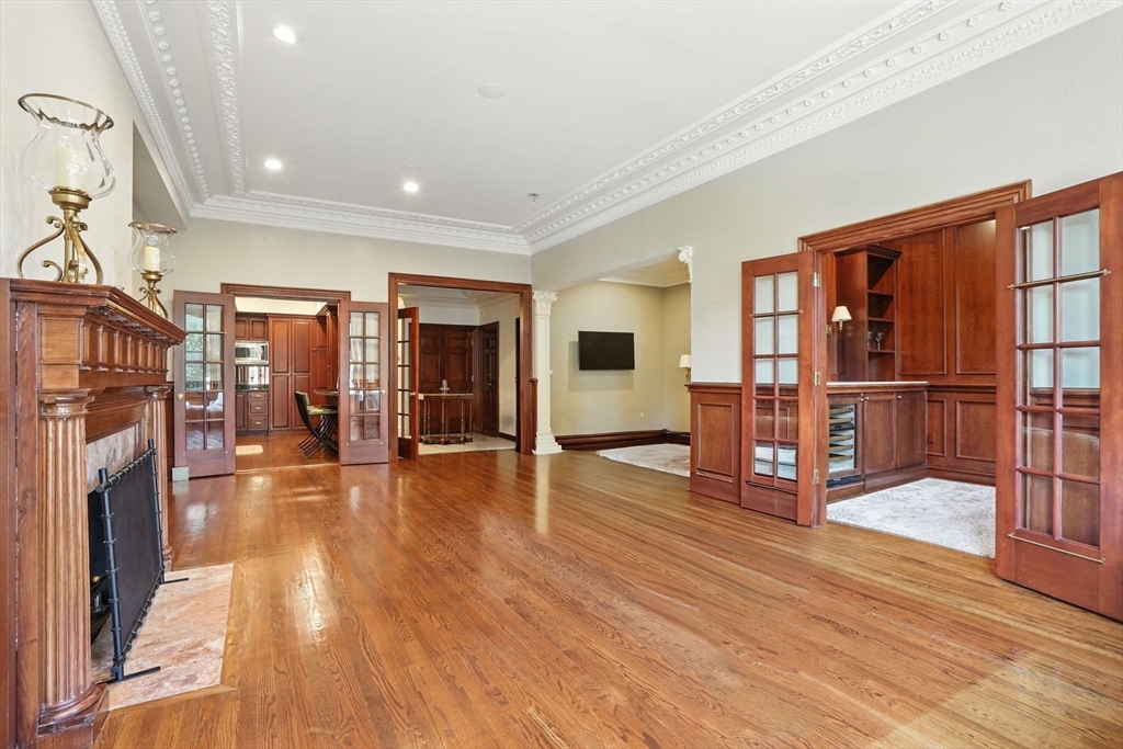 63 Commonwealth Ave # 3