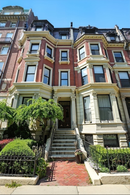 63 Commonwealth Ave # 3