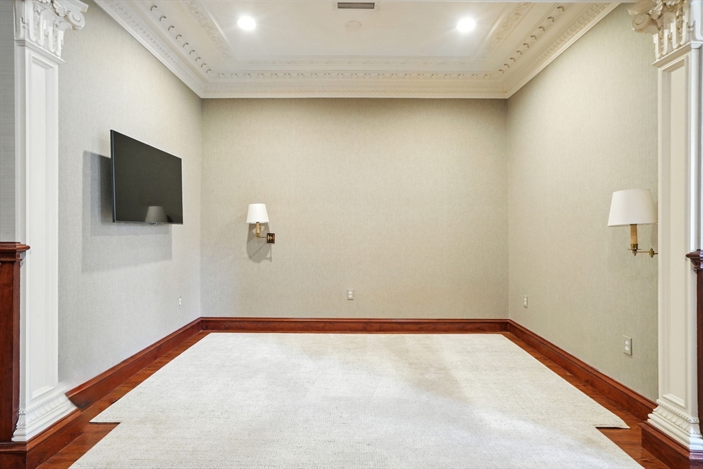 63 Commonwealth Ave # 3