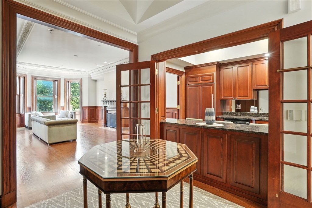 63 Commonwealth Ave # 3