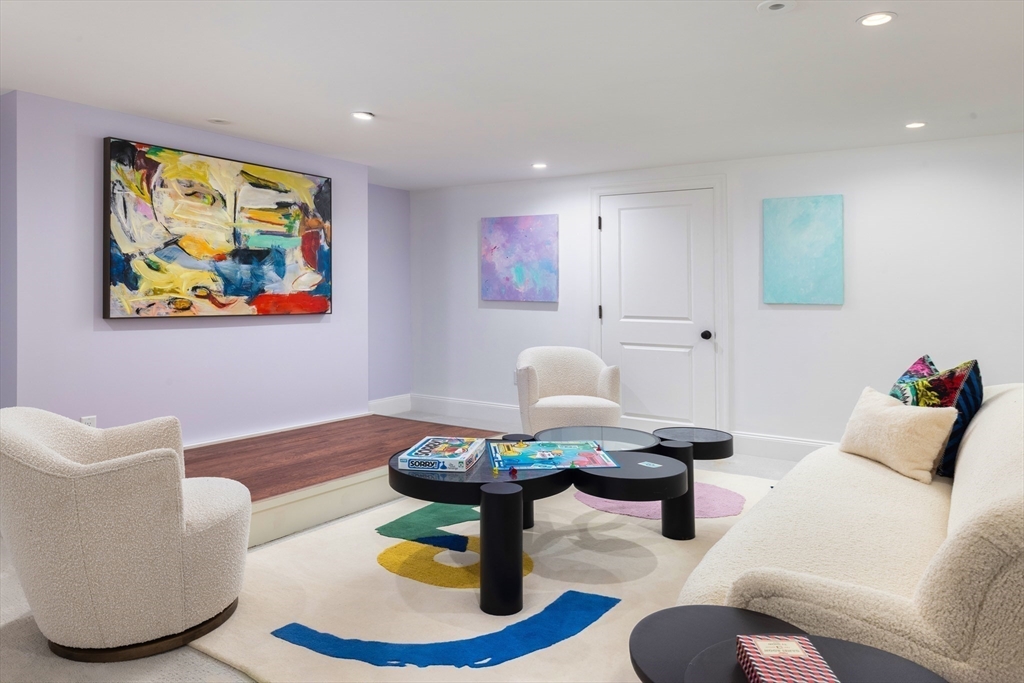 1004 Centre St