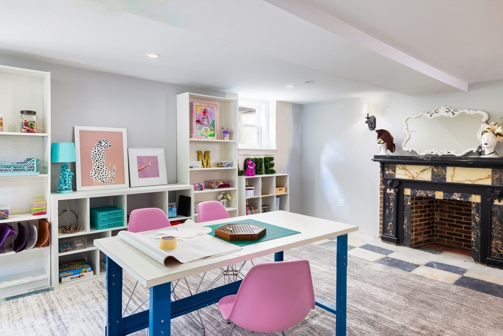 1004 Centre St