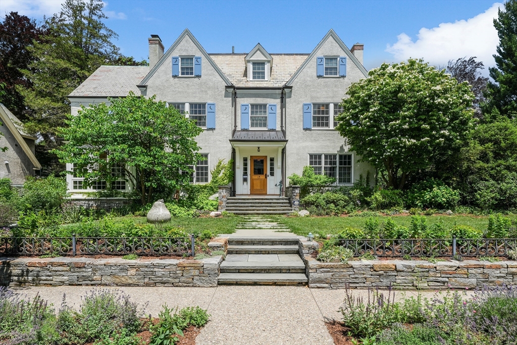 15 Hubbard Park Road