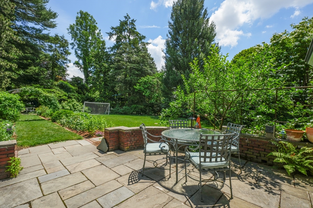 15 Hubbard Park Road