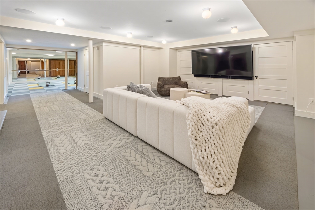 15 Hubbard Park Road