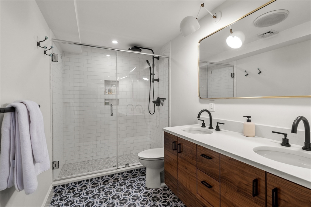 125 W Concord St # 1
